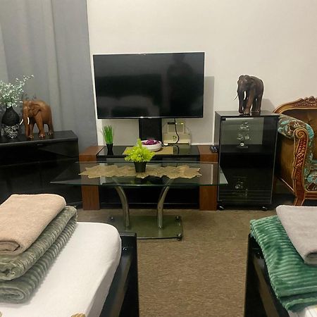 A Home Away From Home アブダビ エクステリア 写真